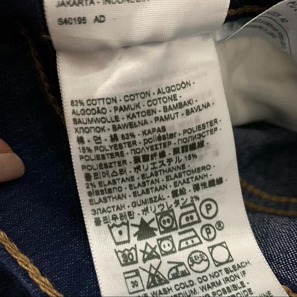 SEE NEW LISTING - NWT Levis 724 High-Rise Straight Jeans 27x30 - Picture 11 of 11